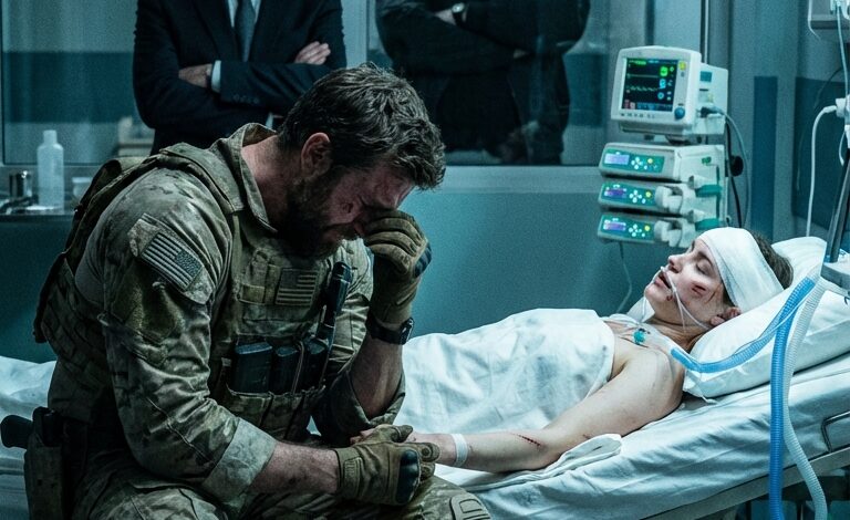 Egy Delta bevetésről hazaérve az intenzív osztályon találtam a feleségemet. Az arca… Nem ismertem fel. Az orvos azt suttogta: „Harmincegy törés. Tompa ütés okozta trauma. Ismételt ütések.” Aztán megláttam őket a szobája előtt – az apját és hét fiát –, mosolyogva, mintha épp most nyertek volna valamit. A nyomozó azt mondta: „Ez családi ügy. A rendőrség nem nyúlhat hozzájuk.” Megnéztem a kalapácsnyomot a koponyáján, és azt válaszoltam: „Jó. Mert én nem vagyok rendőr.” „Mi történt velük… egyetlen bíróság sem ítélkezhet felettük.”