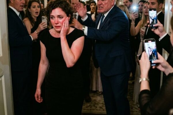 Nyilvánosan kitagadta – majd egy emberrablási akt mindent megváltoztatott